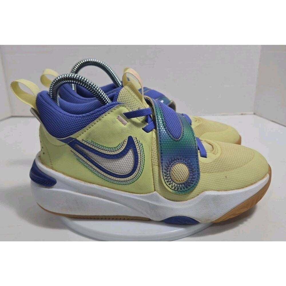 Nike Girls Hustle D 11 Yellow Blue Basketball Shoes Excellent Size 4Y